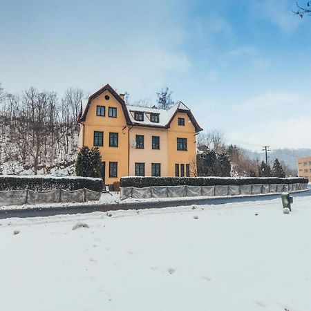 Schupplerova Vila Hostejn Buitenkant foto