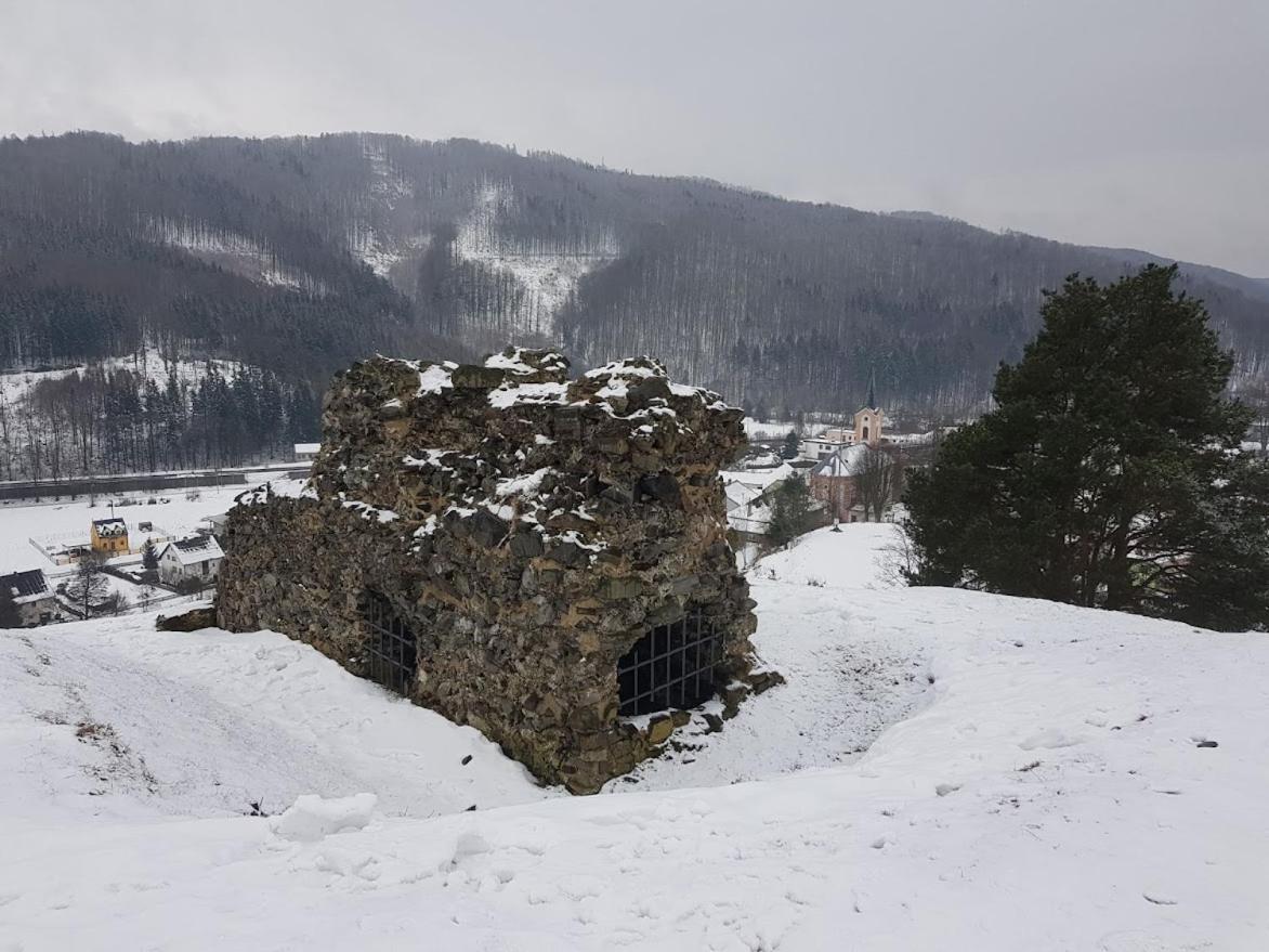 Schupplerova Vila Hostejn Buitenkant foto