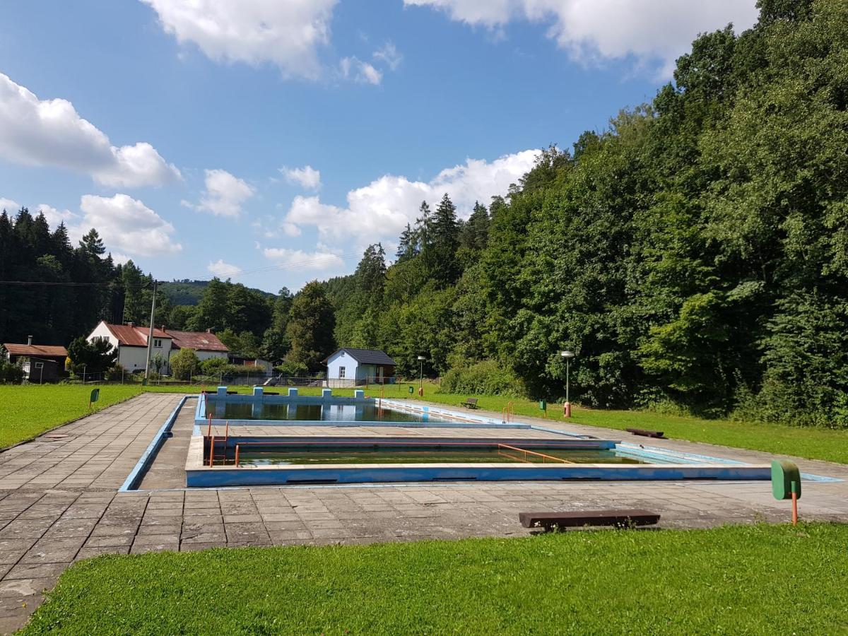 Schupplerova Vila Hostejn Buitenkant foto
